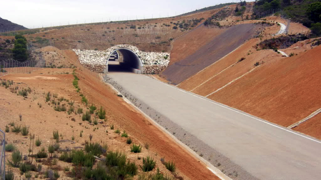 Adif inicia el montaje de vías en la variante de Camarillas El Faro