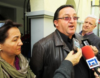 La familia Collados Muñoz mostraba sus dudas tras la reunión