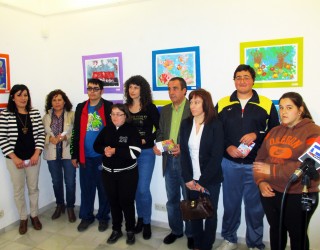 Inaugurada la exposición de pinturas de los alumnos del CEE Cruz de Mayo y Asociación  Desarrollo