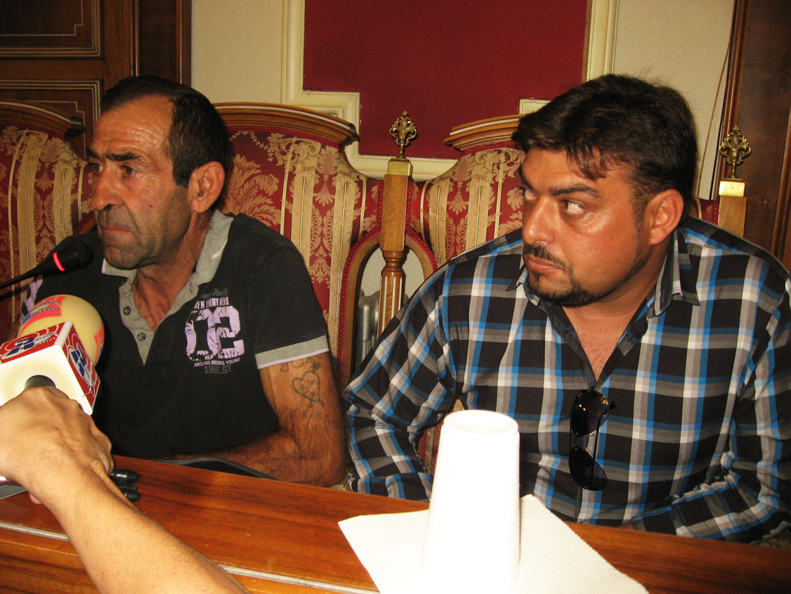 Los representantes de la Asociación de Vecinos expusieron sus problemas durante la sesión plenaria