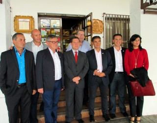 Los políticos visitan la ciudad en Feria