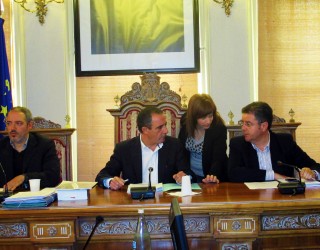 La ausencia del concejal socialista Ramón Lara fue decisiva para la aprobación de los puntos más debatidos