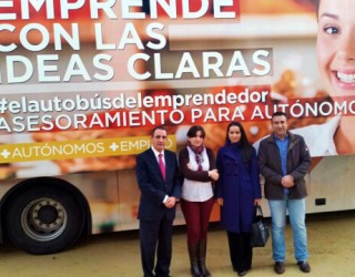 Manuel Mínguez visita el Bus de los Emprendedores