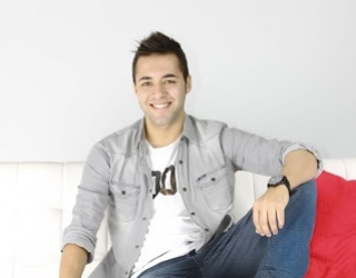 El actor hellinero Alex Álvarez será el presentador del cartel de la Tamborada 2015