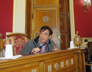 Fuertes enfrentamiento entre la concejal Covadonga López y los portavoces de la oposición