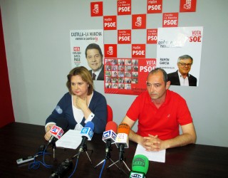 Mª Soledad Expósito y Juan A. Andújar explicaron las iniciativas socialistas en Cultura y Promoción Empresarial