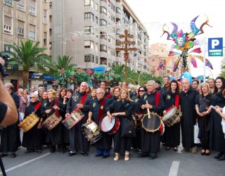 Éxito de los tamborileros hellineros en Alicante