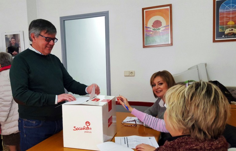 El PSOE local da el visto bueno a la consulta sobre los pactos realizados