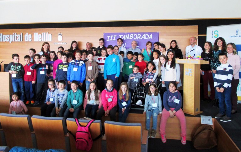 Entrega de los premios del concurso infantil organizado en el Hospital Comarcal
