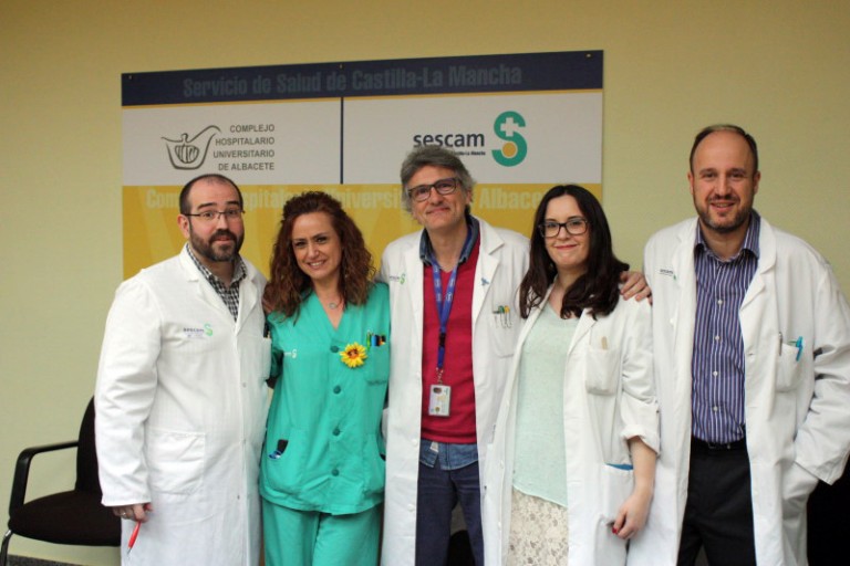 Especialistas de los servicios de Nefrología y Neurología  pasan consulta en el Hospital de Hellín