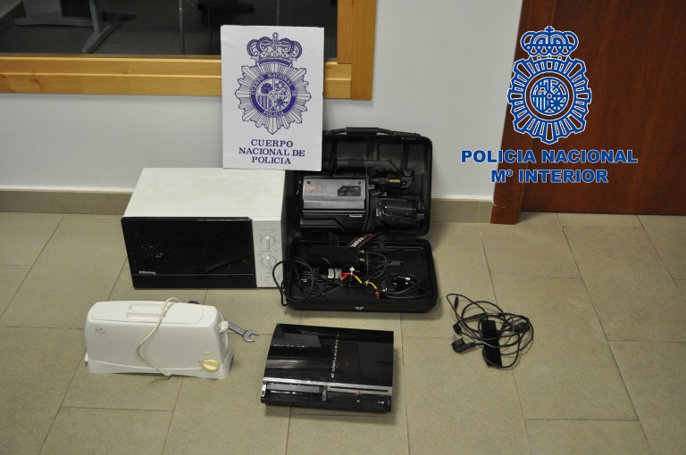 Cuatro detenidos en Hellín por robar en una vivienda