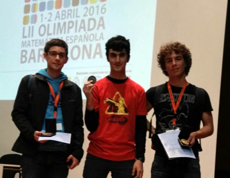 Alejandro García, Medalla de Plata, y Javier Peñafiel, Medalla de Bronce, en la LII Olimpiada Matemática
