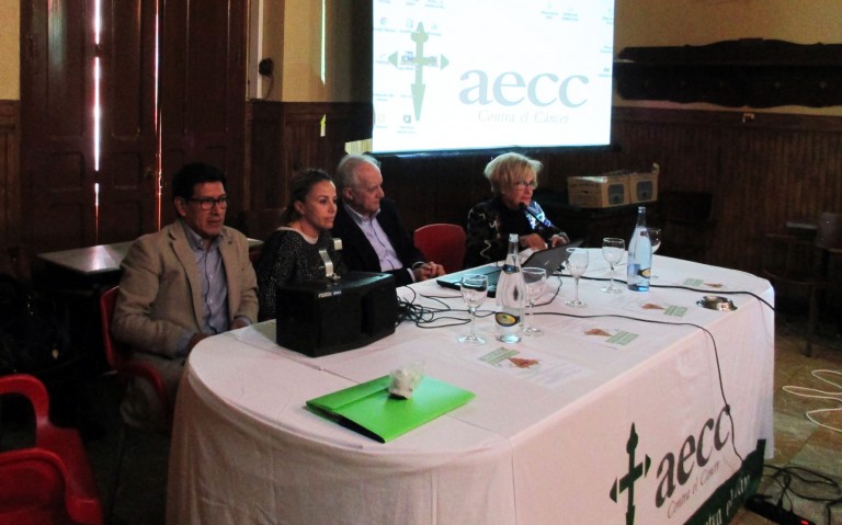 Conferencia sobre la prevención del cáncer colorrectal organizada por la aecc