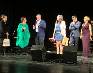 Emotivo homenaje de Dolores Abril en el Teatro Victoria