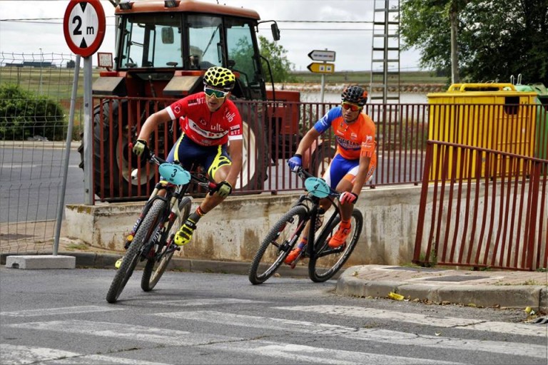 César Ruiz y Mario Alarcón subierón al podio de la general en Villarrobledo
