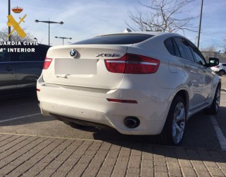 Detenidas cuatro personas por estafas cometidas en la compraventa de vehículos por Internet