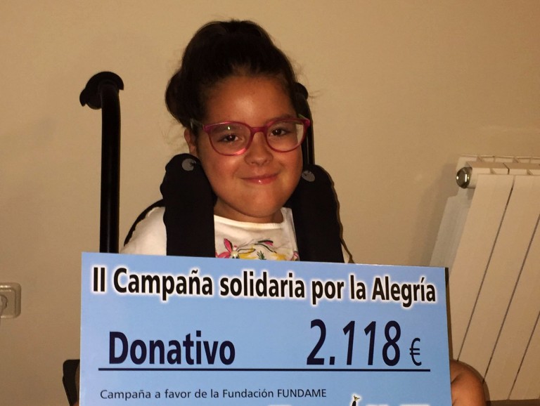 La Hermandad de la Virgen de la Alegría entrega un donativo para la campaña “Ayuda a María”