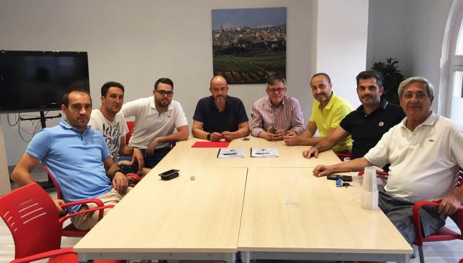 Reunión de Ramón García con la nueva directiva del Hellín Club de Fútbol