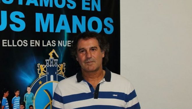 Presentación oficial del nuevo entrenador del Hellín CF, Isaac Jiménez Serrano