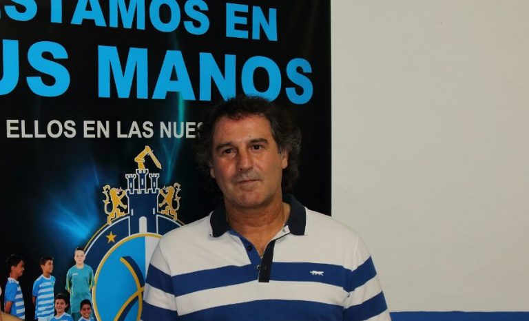 Presentación oficial del nuevo entrenador del Hellín CF, Isaac Jiménez Serrano