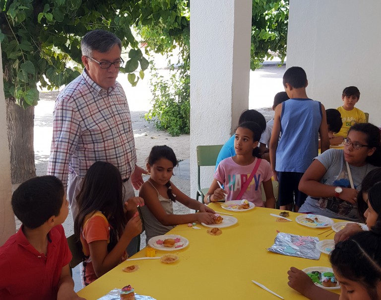 Ramón García visita los Talleres de Verano Cervantes