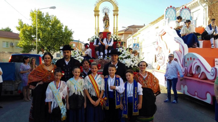 Una multitudinaria cabalgata inauguraba la Feria de Hellín
