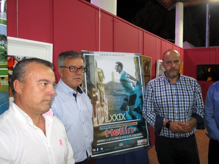 Presentados los carteles de la Carrera Solidaria y la Media Maratón