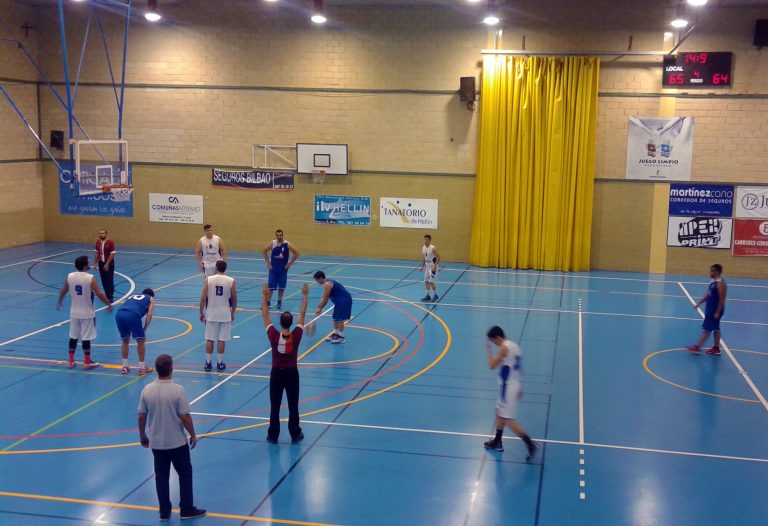 Emoción a raudales en el primer partido de competición del AD Baloncesto Hellín