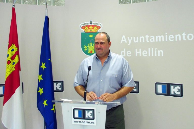 El concejal Julián Martínez anuncia la pronta ampliación del Cementerio Municipal