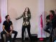 Ruth Lorenzo, en su apoyo en la lucha contra el cáncer de mama, realiza su mini concierto en Hellín