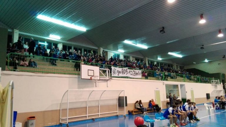 Apasionante duelo entre el AD Baloncesto Hellín y el Tobarra