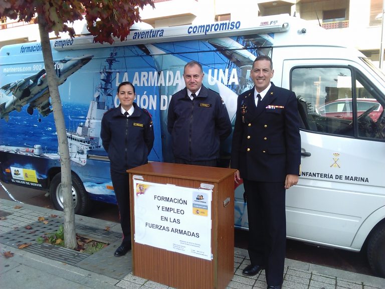 La Armada busca voluntarios