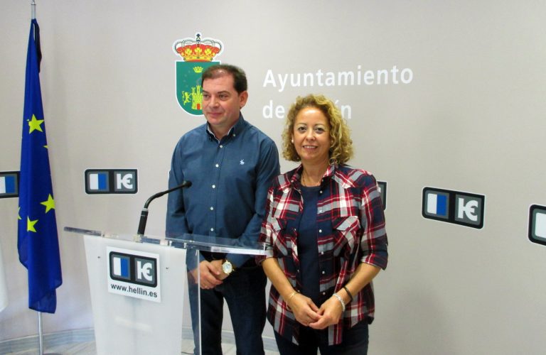 La concejalía de Comercio se hará cargo del 35% total de los gastos de alumbrado navideño