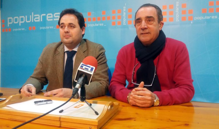 Francisco Núñez criticó el ritmo lento que asegura que llevan las obras del Centro de Salud