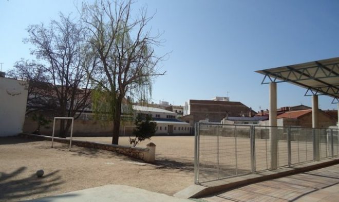 Colegio Compañía de María, patio.