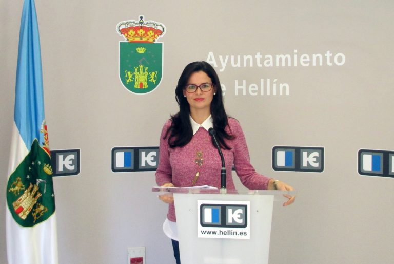 Beatriz Jiménez presenta el proyecto de Convivencia Escolar “Stop Bullying”