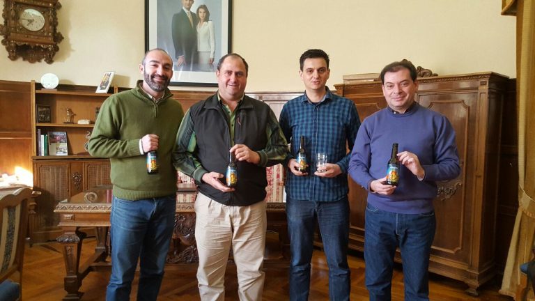 Presentación oficial de la cerveza hellinera Ilúnica