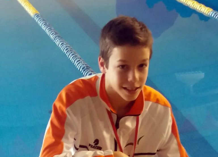Javier Ibáñez consiguió dos medallas de bronce en natación