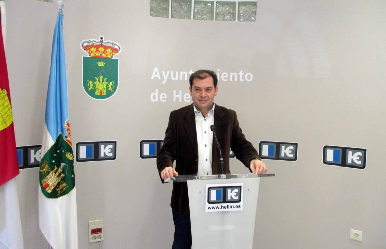 Morcillo propone que el Ayuntamiento recupere el contrato de limpieza de Edificios Públicos