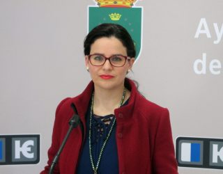 Beatriz Jiménez, en nombre del equipo municipal de gobierno, muestra la total adhesión a la huelga general de la Enseñanza