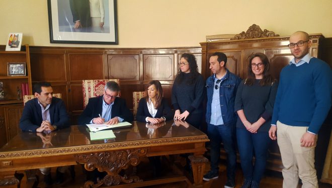 El Ayuntamiento de Hellín y la UNED firma un convenio de colaboración para la investigación de yacimientos prehistóricos