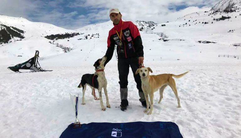 Tomás Ruiz consigue la medalla de bronce en el Campeonato de España de Mushing en Nieve