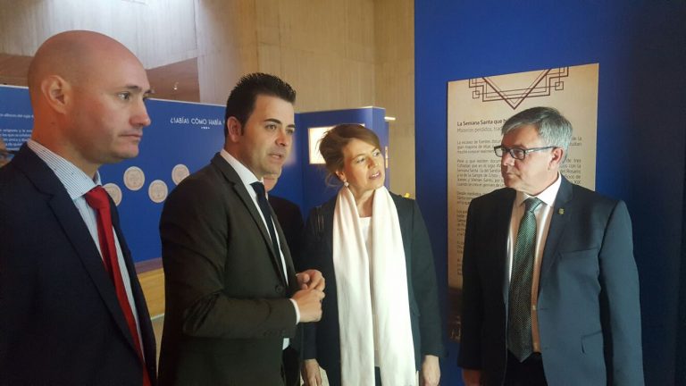 La consejera de Bienestar Social, Amelia Sánchez, visita el Museo de Semana Santa