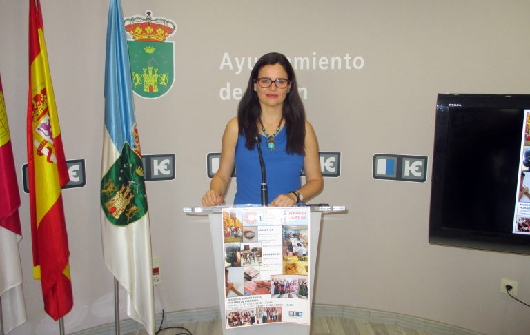 Beatriz Jiménez informa de los actos programados con motivo de la clausura del curso de la UP
