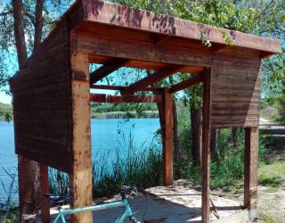El concejal de Medio Ambiente denuncia los destrozos ocasionados en la cabaña de la Laguna de los Patos