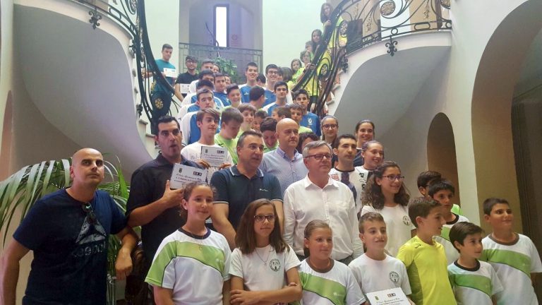 Caluroso homenaje a los deportistas destacados durante la actual temporada
