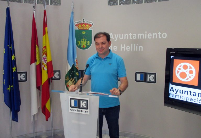 Morcillo presenta la publicación definitiva del texto del Reglamento de Participación Ciudadana