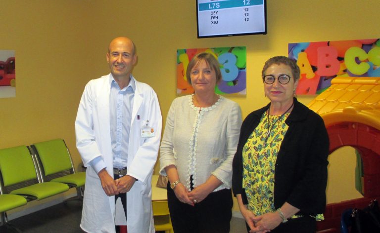 La Fundación “La Caixa” hace entrega de una aportación económica al Hospital de Hellín