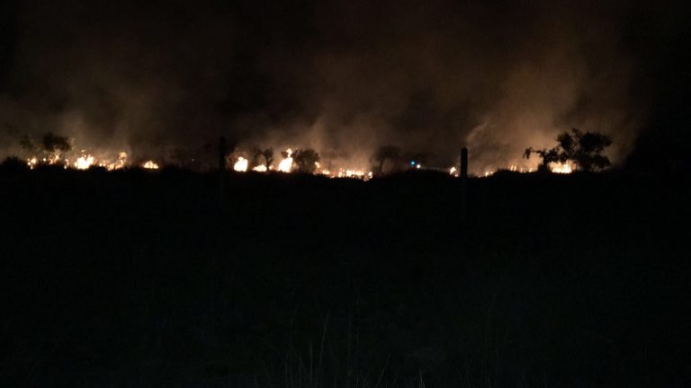 Incendio en el Camino de las Columnas cerca del convento de las Clarisas