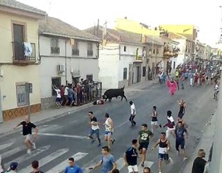 Grave cogida de una joven de 14 años en el encierro de Isso